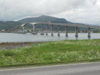 gigantische Brücken über die Fjorde