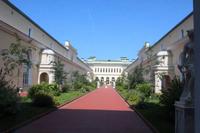 Blick aus der Eremitage in den Hof