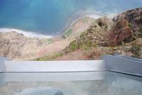 Blick in die Tiefe von der Plattform Cabo Girao
