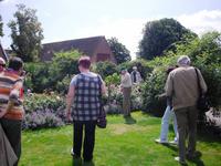 Rosengarten im Bosjökloster in Schweden