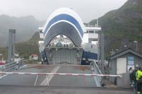 Anlegen der Festlandsfähre