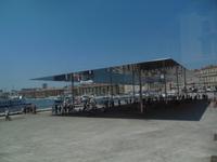 Marseille beim Alten Hafen mit neuem Spiegeldach