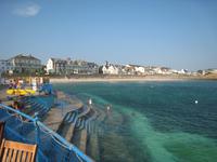 Meerwasserschwimmbad bei Flut