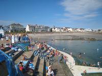 Meerwasserschwimmbad bei Ebbe in St.Helier