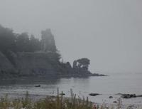 Jungfrau auf Gotland im Nebel
