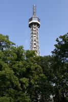 Auf dem Laurenziberg thront der imposante Prager Eifelturm.