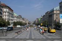 Blick den Wenzelsplatz entlang. Der Platz ist der längste Platz der Welt.