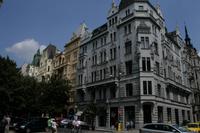 Heute befinden sich dort vor allem verschiedenste Luxusgeschäfte.