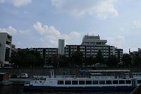 Das große Intercontinental-Hotel liegt nahe des Altstädter Rings.