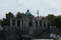 Diese Uhr zeigt praktischerweise nicht nur die Uhrzeit an, sondern auch den aktuellen Wasserpegel.