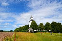 007 Runenstein und Kirche von Rök