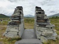 Bei Hjerkinn auf dem Dovrefjell mit Blick auf die Snoehetta