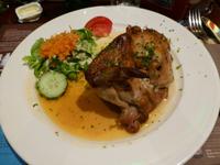 Beim Abendessen im Cambrinus