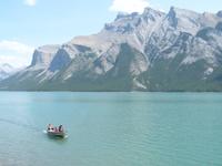 Lake Minnewanka im Banff Nationalpark