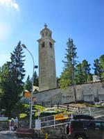 Schiefer Turm in St. Moritz