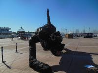 Kunst aus Autoreifen in Cannes