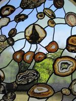 Fensterglas aus Edelsteinen