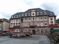 Rathaus Heidelberg mit Herkulesbrunnen