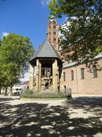 Ölberg vorm Speyerer Dom 