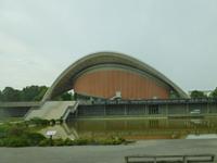 Stadtrundfahrt Berlin (Kongresshalle mit dem Beinamen 