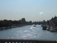 ... über der Seine