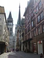 Rue du Gros Horloge mit Blick auf die Kathedrale