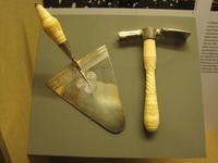 Werkzeuge zur Gründung der Speicherstadt in Hamburg