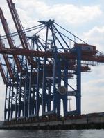 Geballte Kraft des Container Hafens