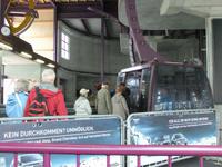 An der Talstation des Alpin-Express