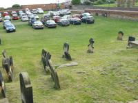 ... also das musste mal sein, Parkplatz auf dem Friedhof?... hier wird einiges locker gesehen...