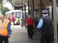 ... nee raus aus dem Bahnhof wollen wir noch nicht... geht ja erst los....