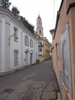Meran, Blick durch eine andere Gasse zur Pfarrkirche