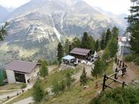 Seilbahnstation und Almhütte am Mont Cuc