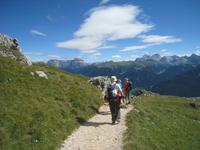 einfacher Weg am Rosengarten