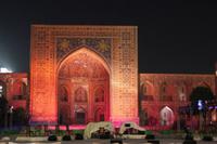 Registan-Platz bei Nacht