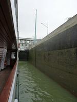 eine der vielen Donauschleusen