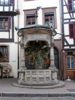 Obernai-Sechs-Eimer-Brunnen
