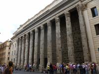 Hadrianstempel (Piazza di Pietra)