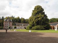  Stallungen und Kutschenhaus