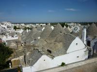 08.09.2013 Blick auf typische Trulli in Alberobello