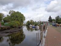 Blick auf den Hafen der Stadt