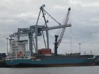 Beladung Containerschiff
