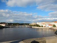 Und natürlich auch auf die Moldau und das anliegende Altstadtufer.