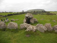 Steingrab mit Steinkreis