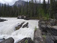 Kicking Horse Fluss mit der Natural Bridge 