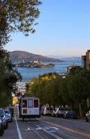 Cable Car und Gefängnisinsel Alcatraz in San Francisco