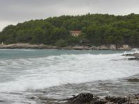 Wellengang in der Bucht von Lumbarda