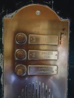 Klingelschild v.D.Leon