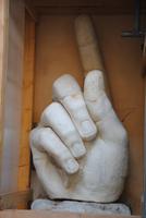 Hand der Monumentalstatue von Kaiser Constantin