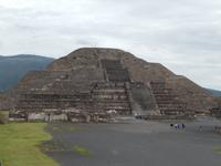Die Mond-Pyramide